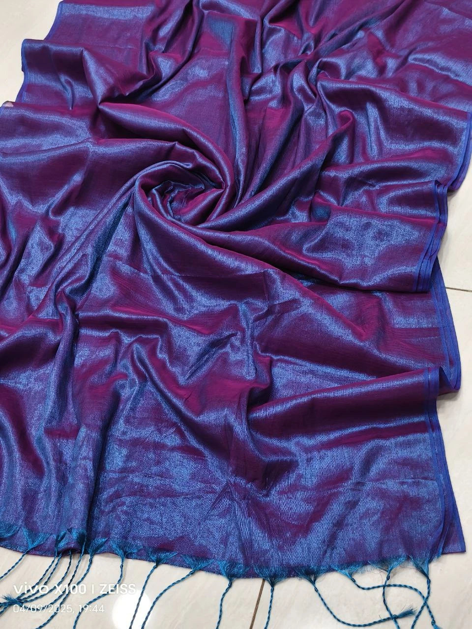 Elegant Dual Tone Shimmer Saree with Soft Silk Finish