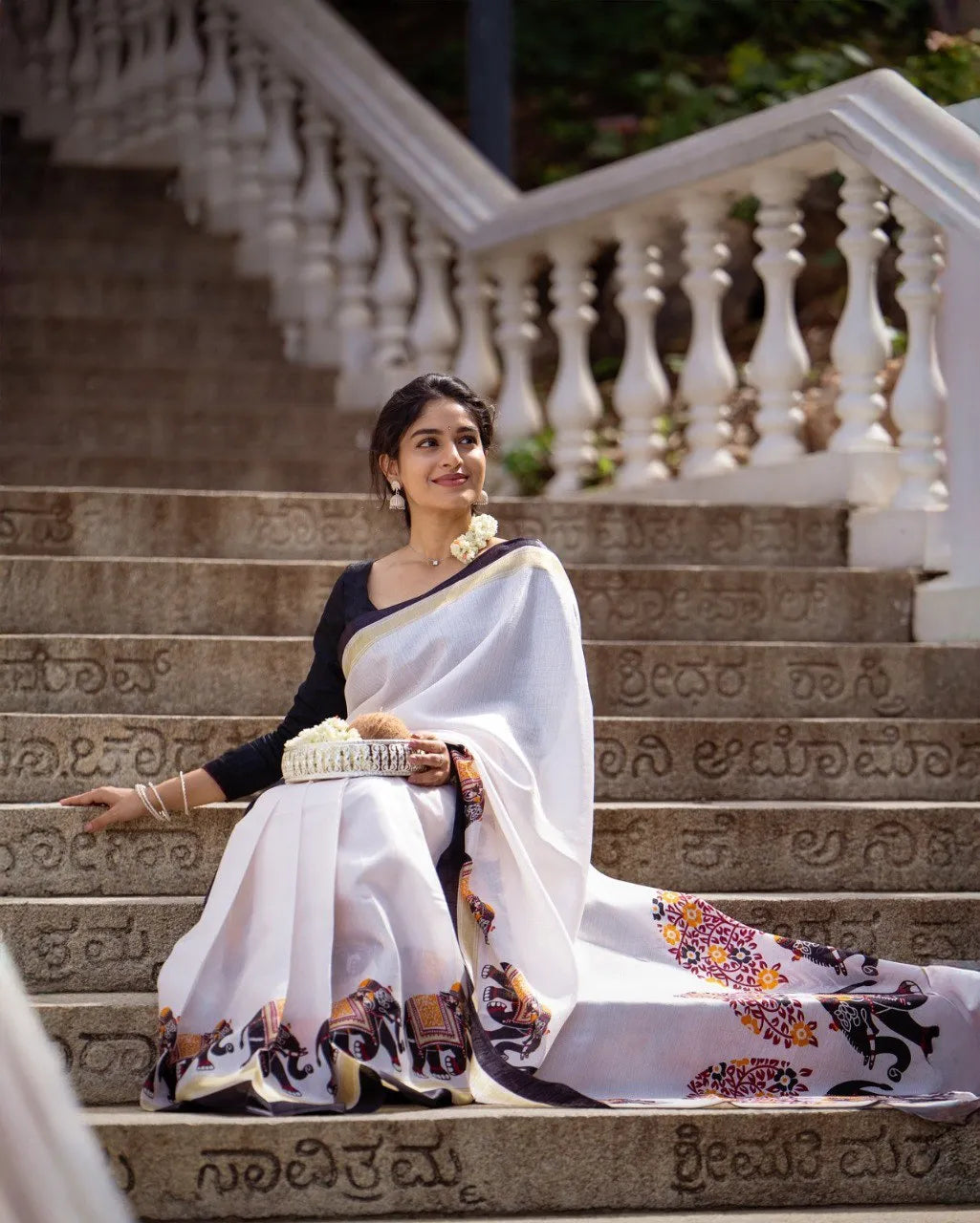 Elegant Handloom Cotton Saree with Traditional Bullock Cart Border