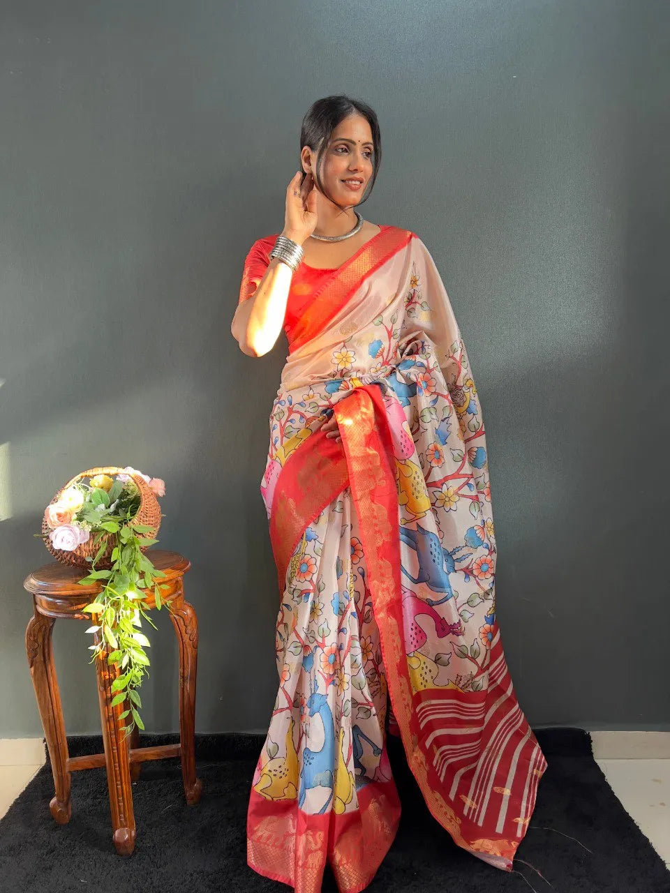 Traditional Handloom Saree with Contrast Pallu