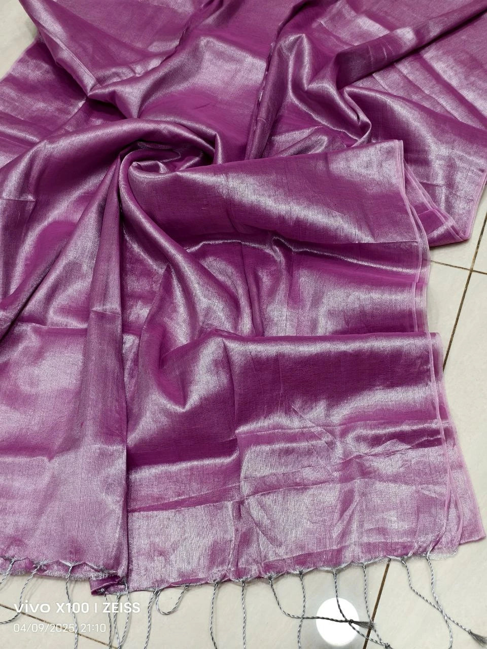 Elegant Dual Tone Shimmer Saree with Soft Silk Finish