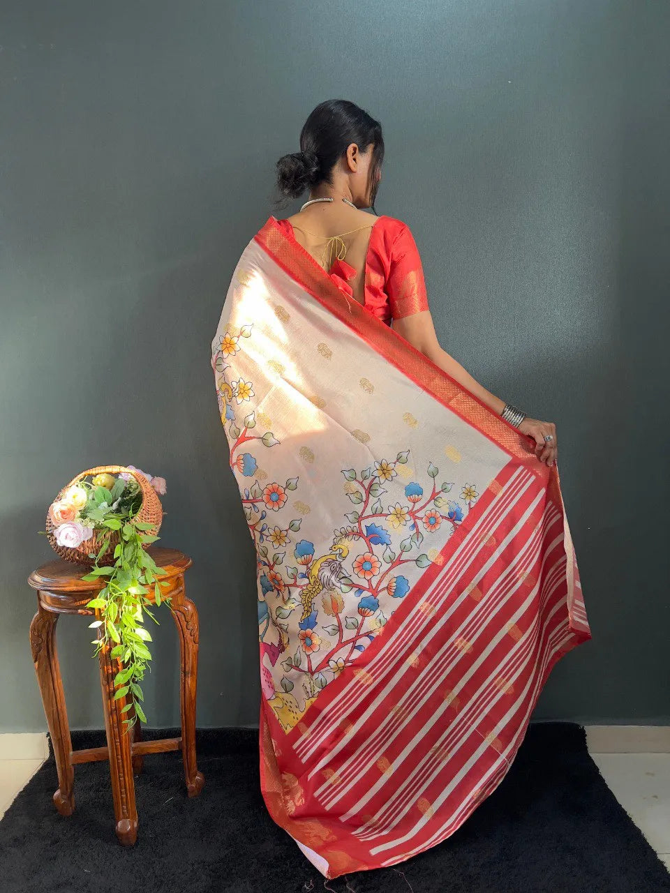 Traditional Handloom Saree with Contrast Pallu