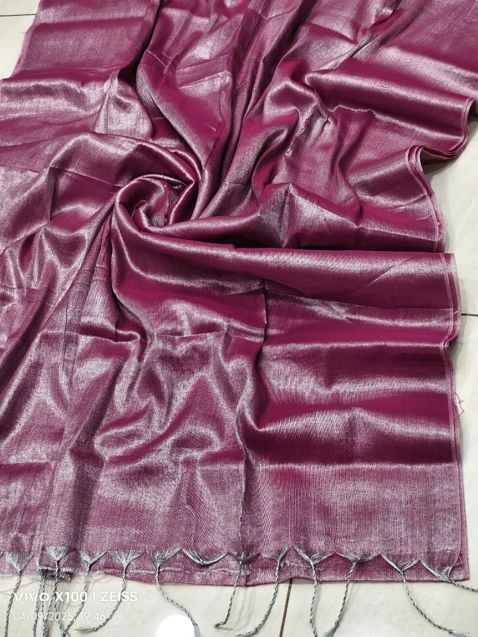 Elegant Dual Tone Shimmer Saree with Soft Silk Finish