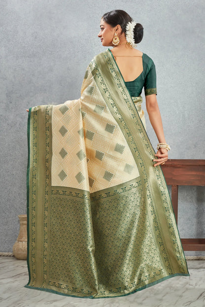 Regal Kanjivaram Silk Saree with Intricate Zari Weave