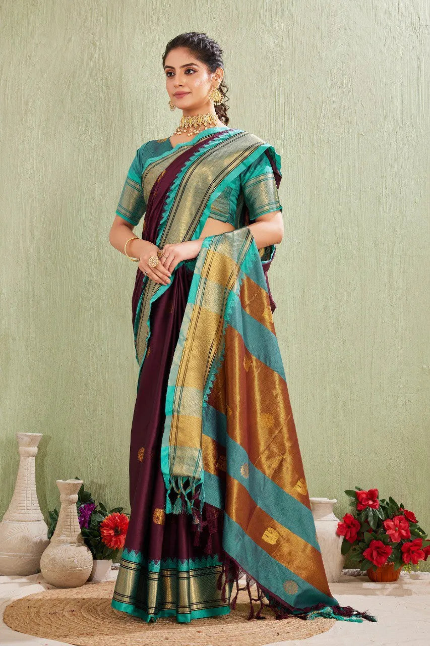 Traditional Kanjivaram Silk Saree with Elegant Checked Zari Design