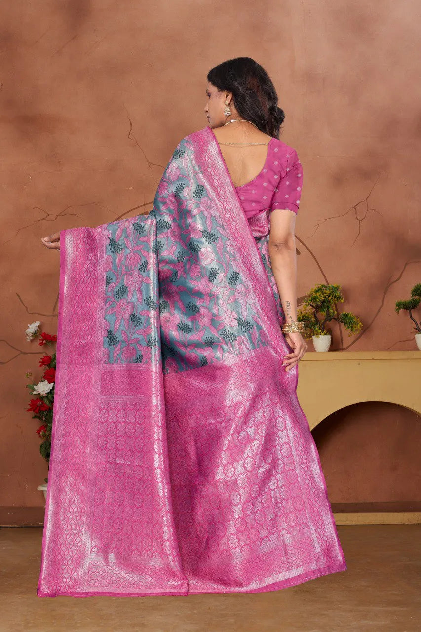 Luxurious Banarasi Silk Saree with Floral Brocade Weaving