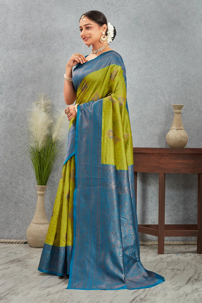 Regal Kanjivaram Silk Saree with Intricate Zari Weave