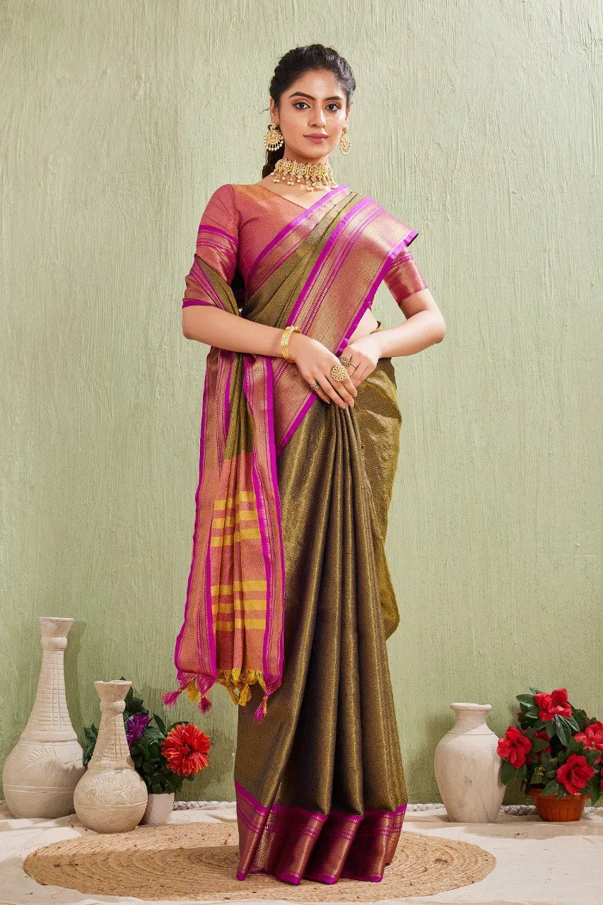 Traditional Kanjivaram Silk Saree with Elegant Checked Zari Design