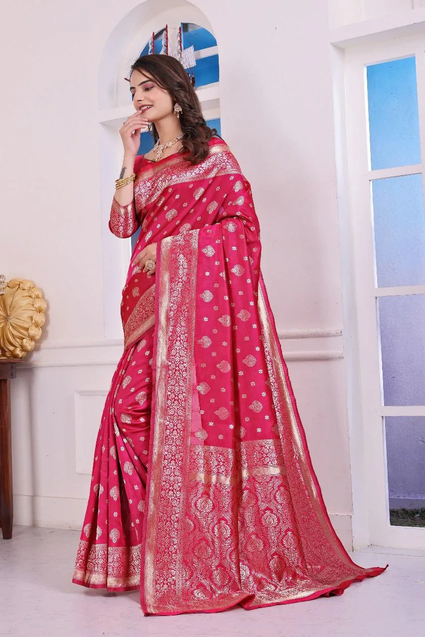 Traditional Banarasi Silk Saree with Luxurious Golden Detailing