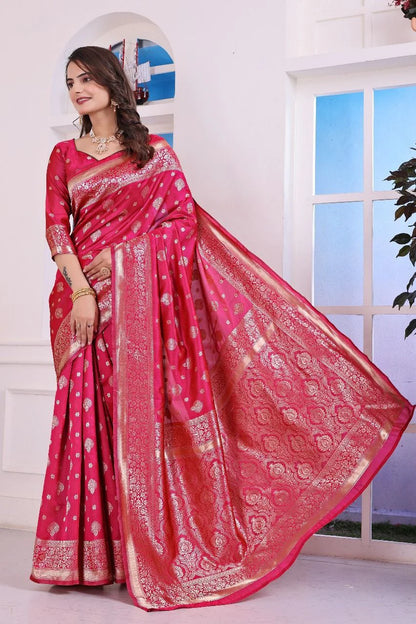 Traditional Banarasi Silk Saree with Luxurious Golden Detailing