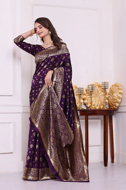 Traditional Banarasi Silk Saree with Luxurious Golden Detailing