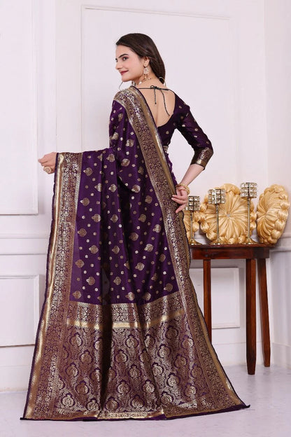 Traditional Banarasi Silk Saree with Luxurious Golden Detailing