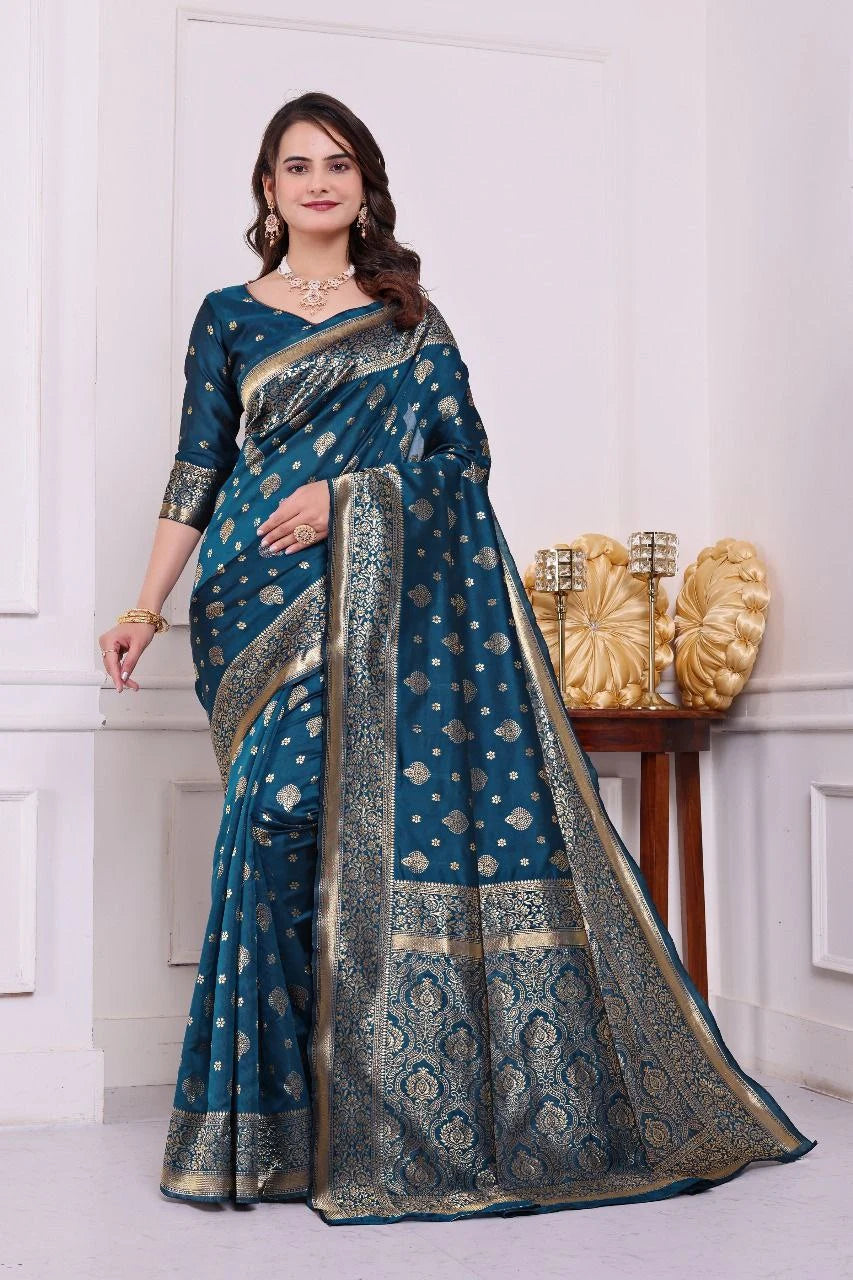 Traditional Banarasi Silk Saree with Luxurious Golden Detailing