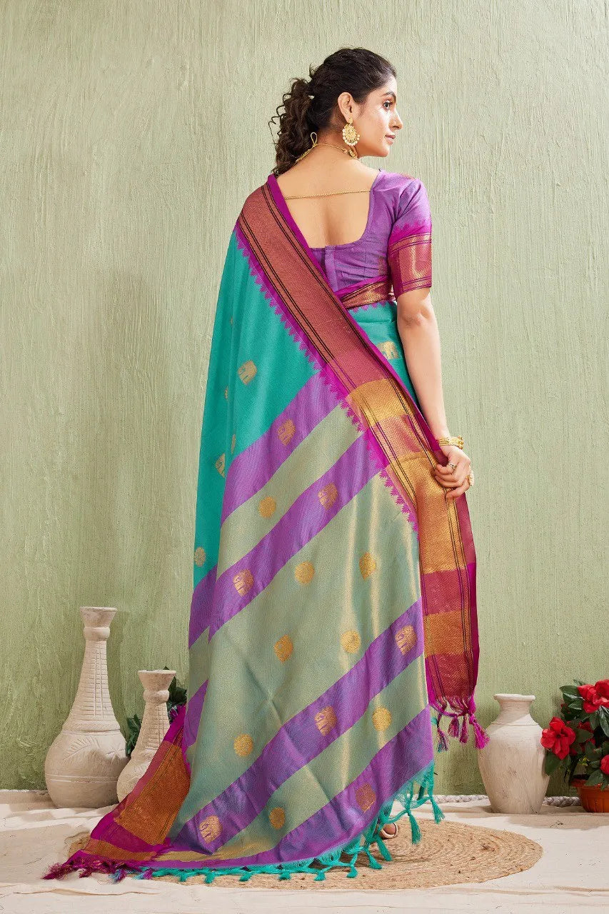 Traditional Kanjivaram Silk Saree with Elegant Checked Zari Design