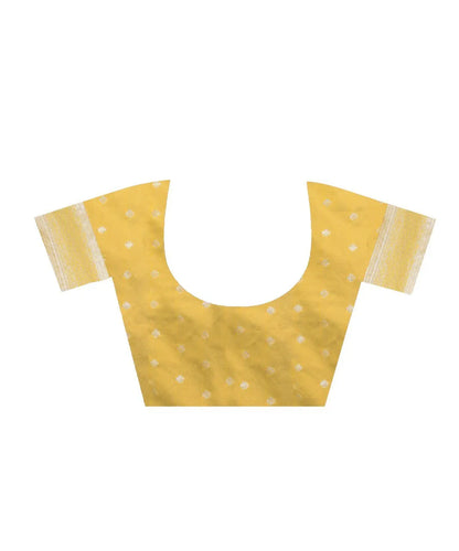 Luxurious Banarasi Silk Saree with Floral Brocade Weaving